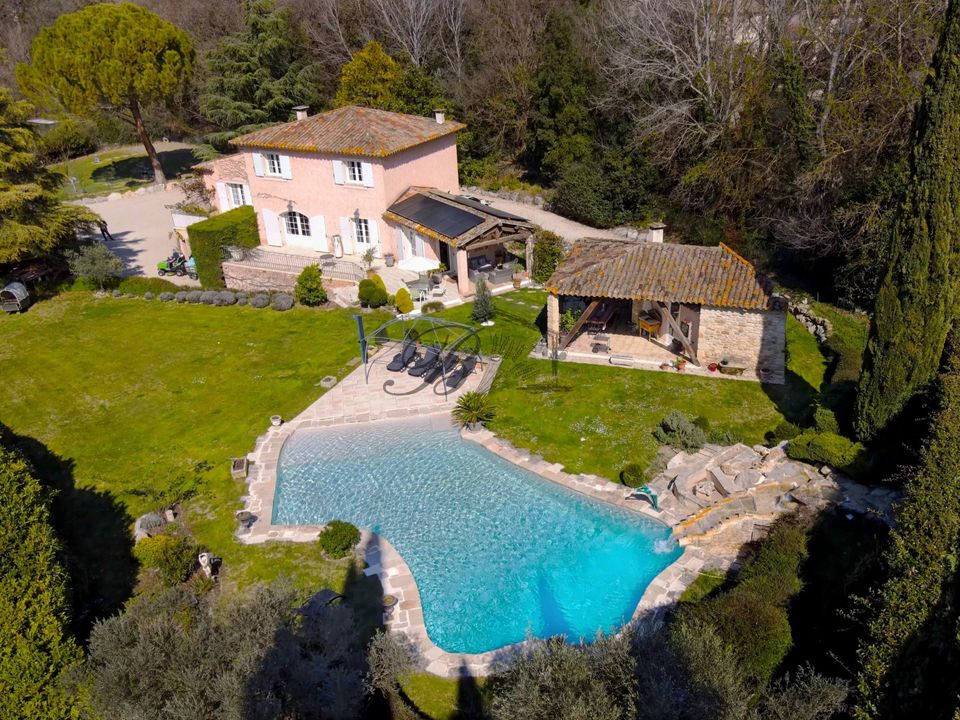 Villa a Meyrargues, Bouches-du-Rhone - foto 1