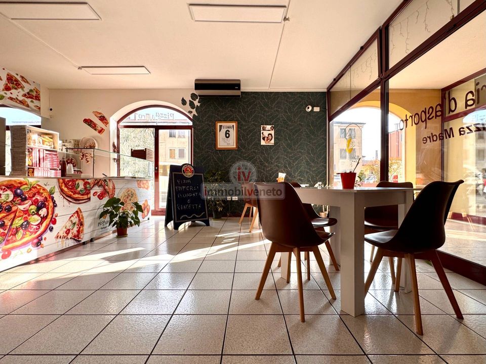 Erhvervsejendom i Lonigo, Vicenza - foto 1