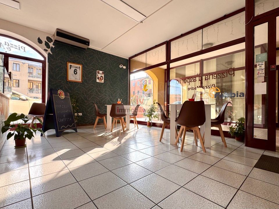 Erhvervsejendom i Lonigo, Vicenza - foto 2
