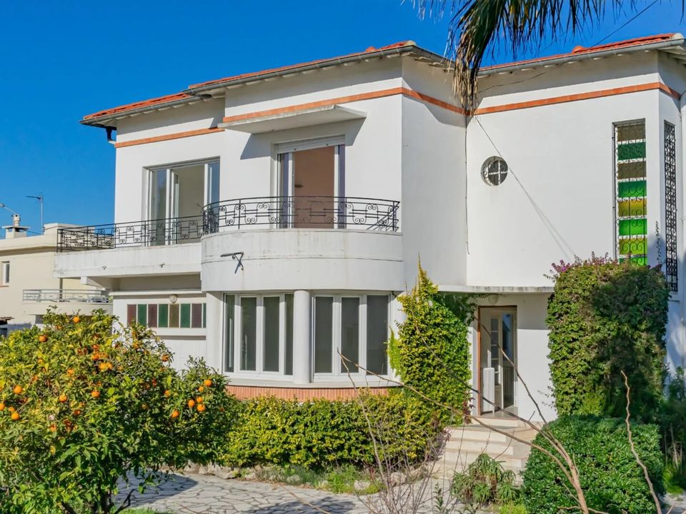 Villa i Villeneuve-Loubet, Alpes-Maritimes - foto 1