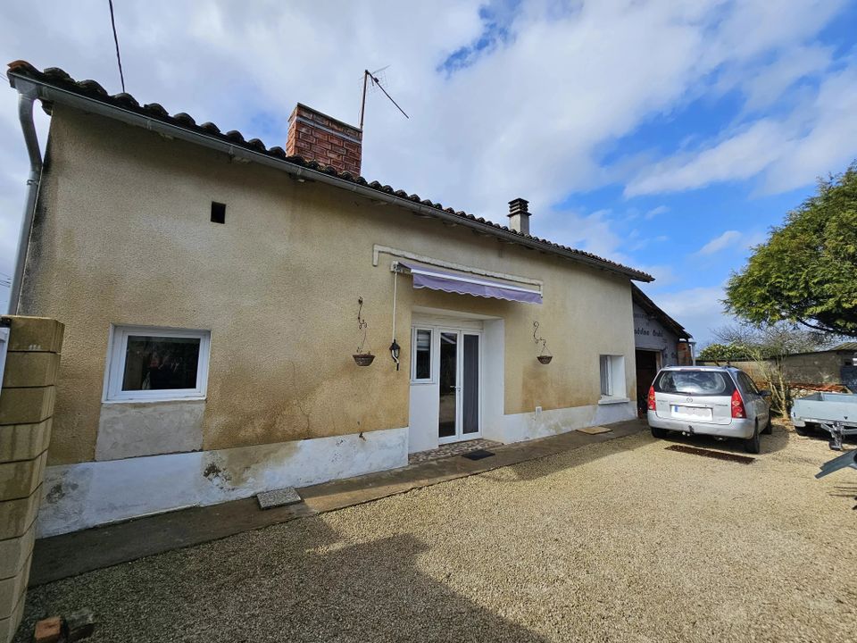 Landsbyhus i Chasseneuil-sur-Bonnieure, Charente - foto 4