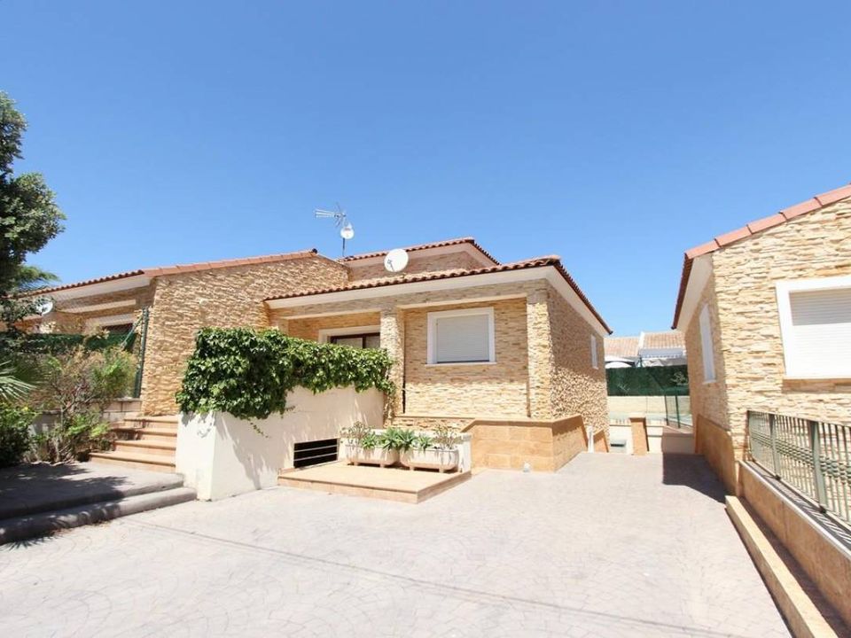 Villa en Calpe, Alicante - foto 1
