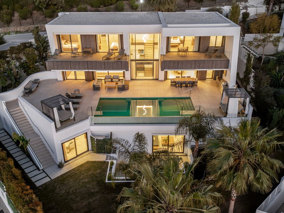 Villa i El Paraiso, Malaga - foto 1