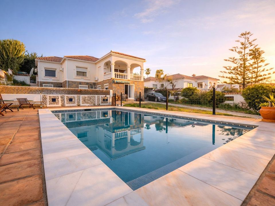 Villa i La Duquesa, Malaga - foto 1