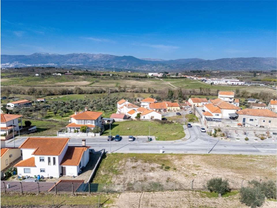 Helårsgrund i Caria, Castelo Branco - foto 1