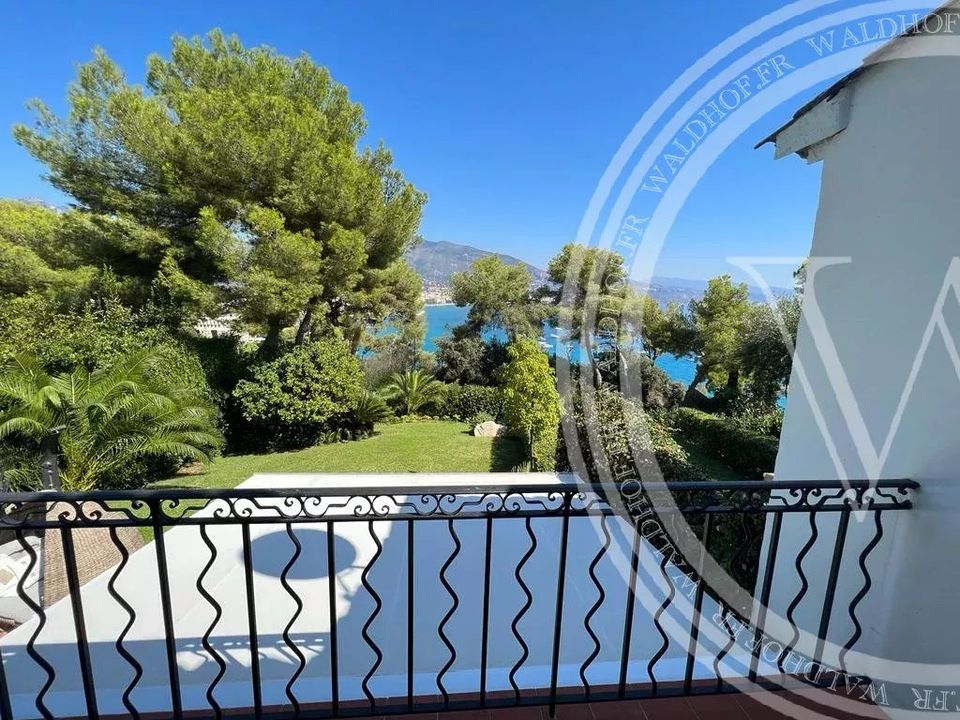 Вилла в Roquebrune-Cap-Martin, Alpes-Maritimes - фотография 1