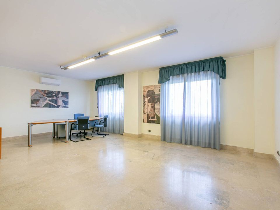 Erhvervsejendom i Pomezia, Rome - foto 5