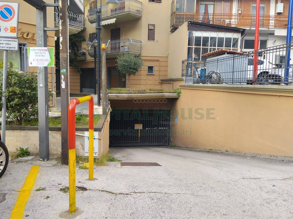 Estacionamento em Sirignano, Avellino - foto 1