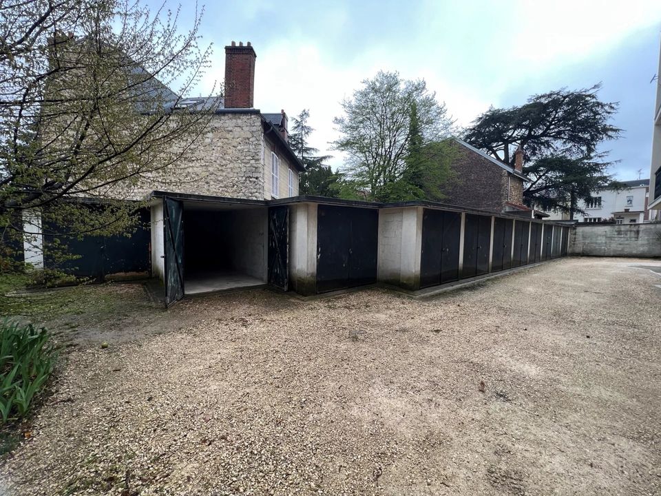 Garage in Clamart, Hauts-de-Seine - photo 3