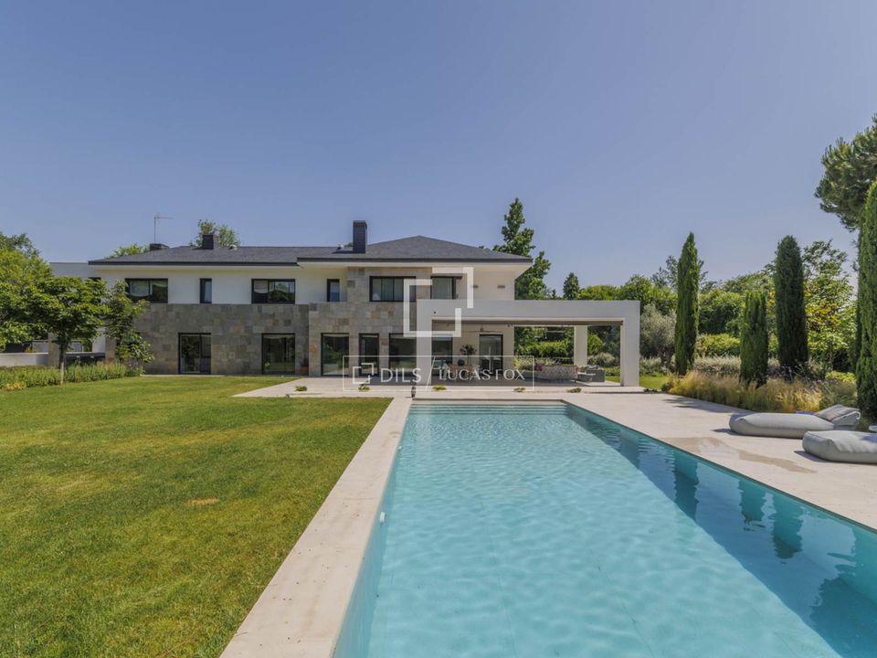 Villa i Pozuelo De Alarcon, Madrid - foto 1