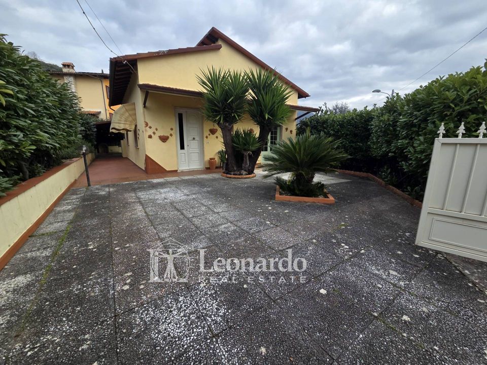 Villa i Massarosa, Lucca - bilde 1
