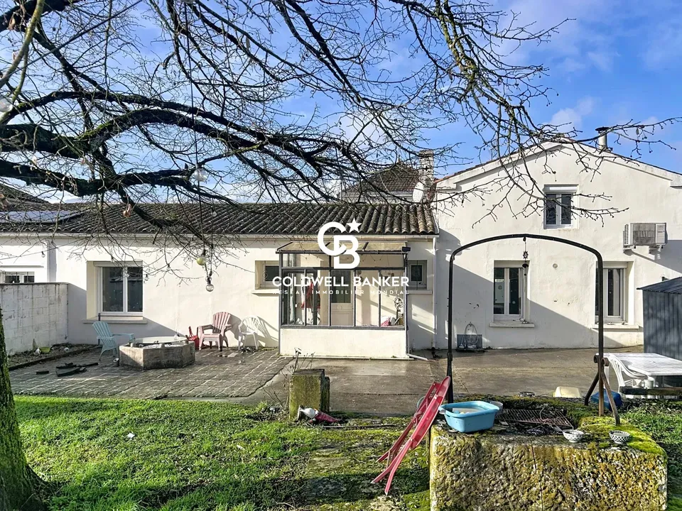 Villa i Saint-Hilaire-de-Villefranche, Charente-Maritime - foto 1