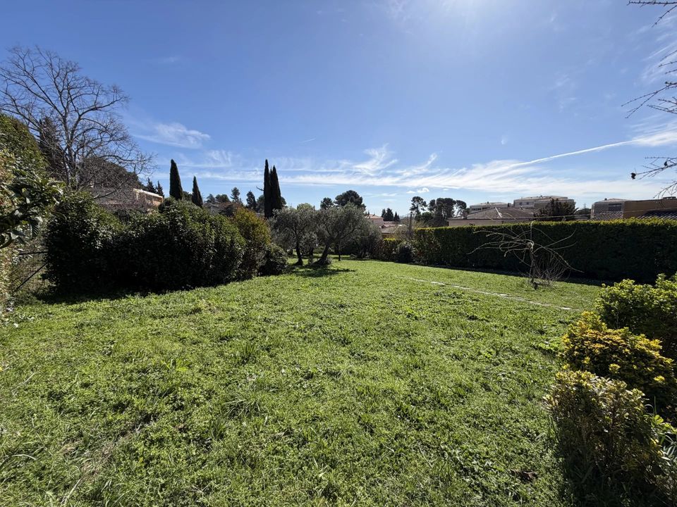 Helårsgrund i Aix-en-Provence, Bouches-du-Rhone - foto 1