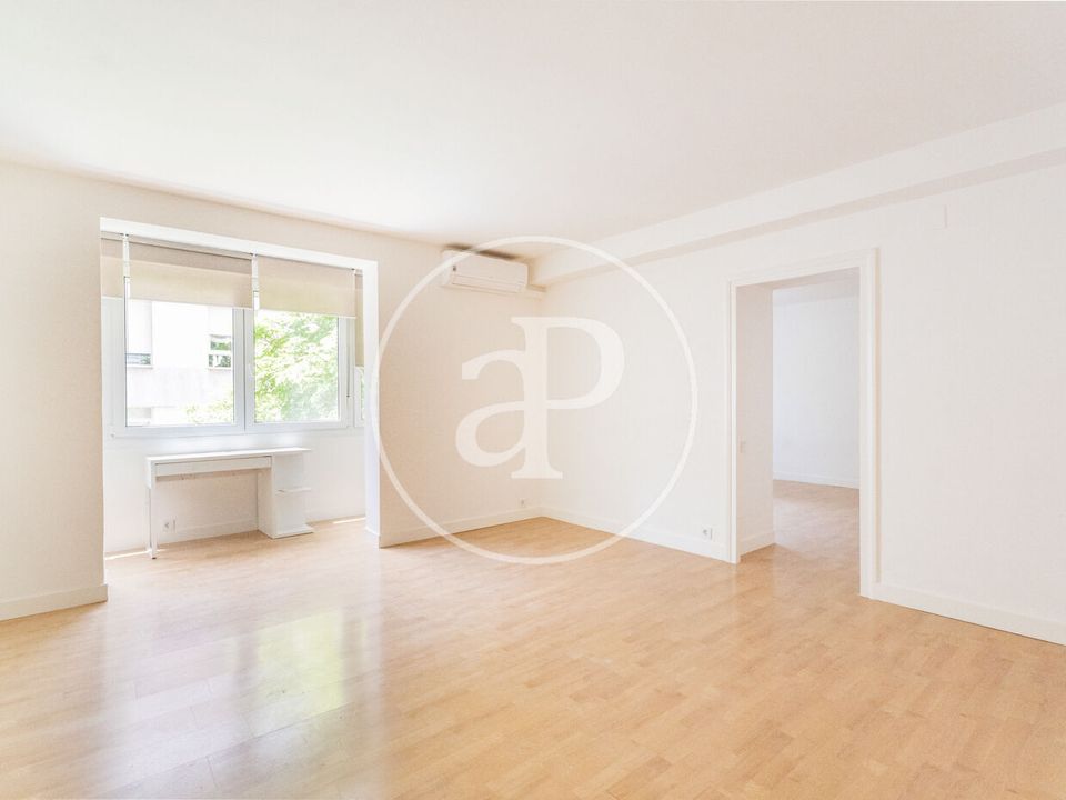 Apartment in Madrid, Madrid - photo 1