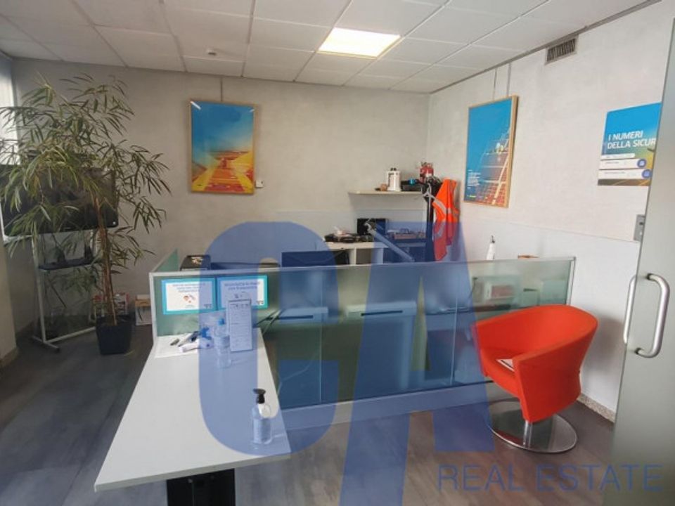 L'establiment comercial a Vimodrone, Milan - foto 1