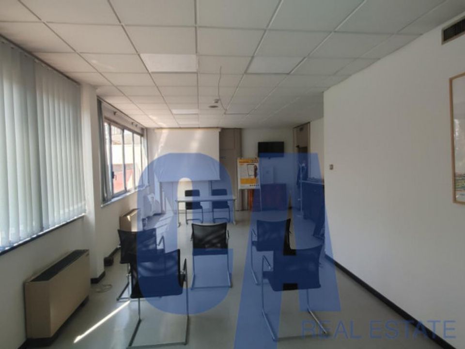 L'establiment comercial a Vimodrone, Milan - foto 3