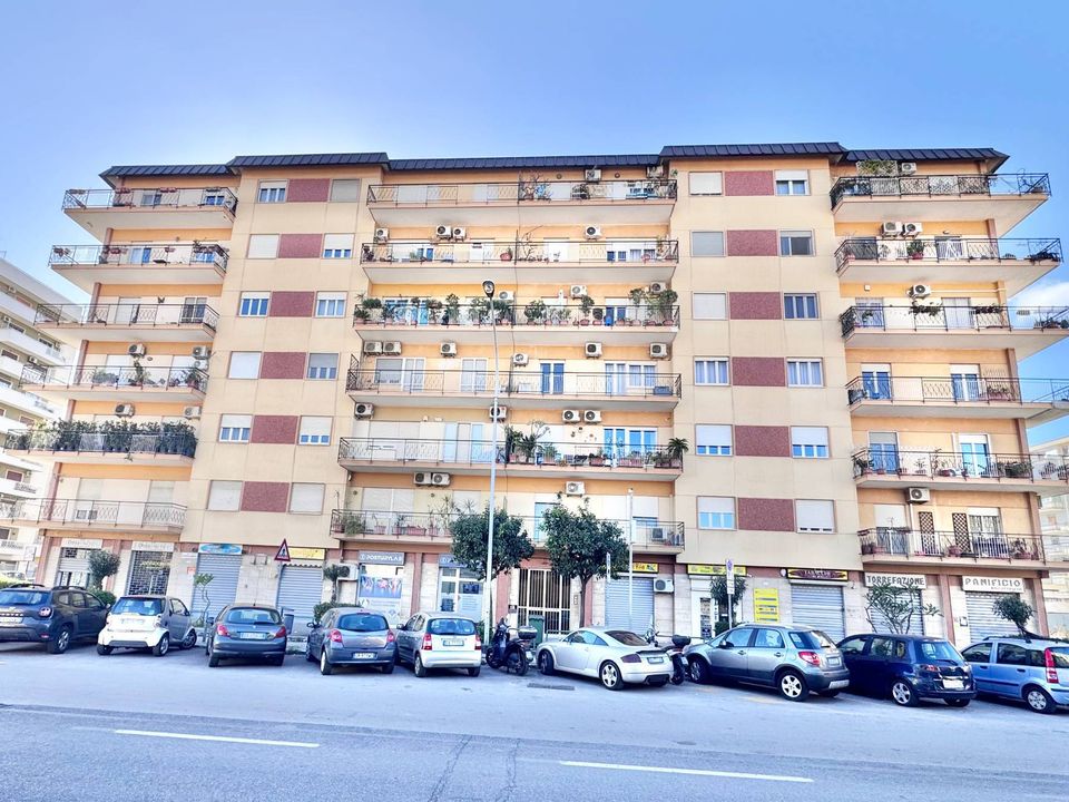 Erhvervsejendom i Palermo, Palermo - foto 1