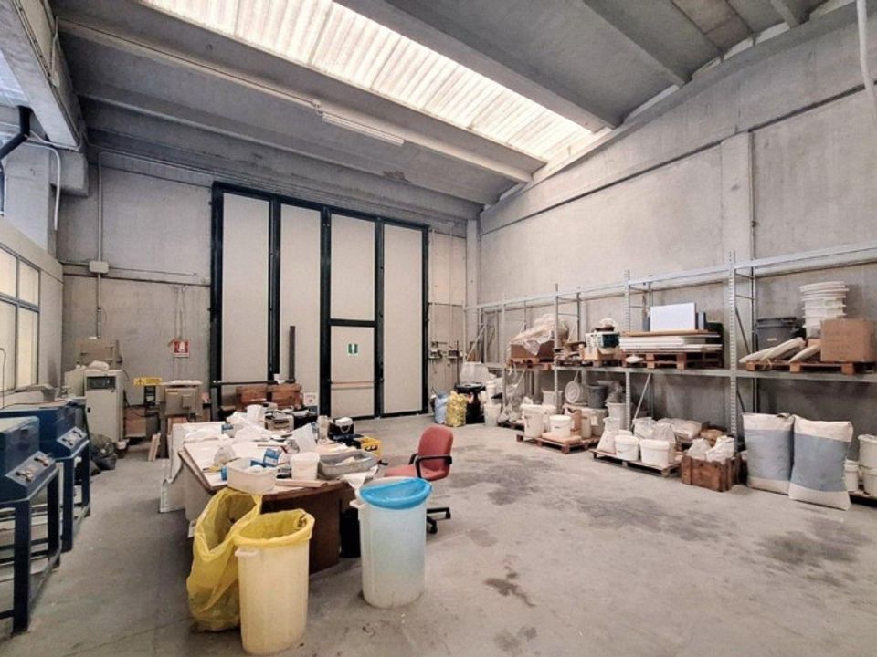 Erhvervsejendom i Castelnuovo Rangone, Modena - foto 1