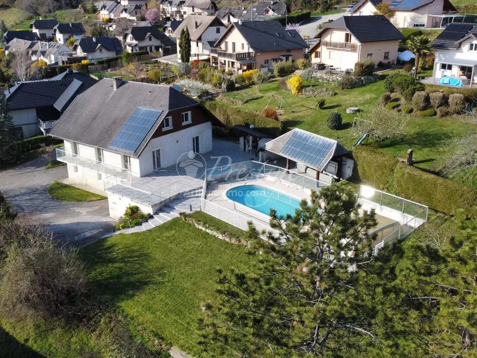 Villa i Saint-Alban-Leysse, Savoie - foto 1