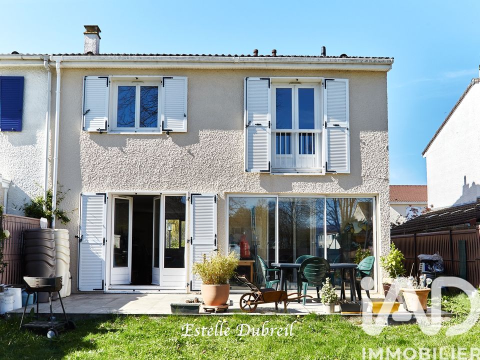 Villa i Montigny-le-Bretonneux, Yvelines - foto 1