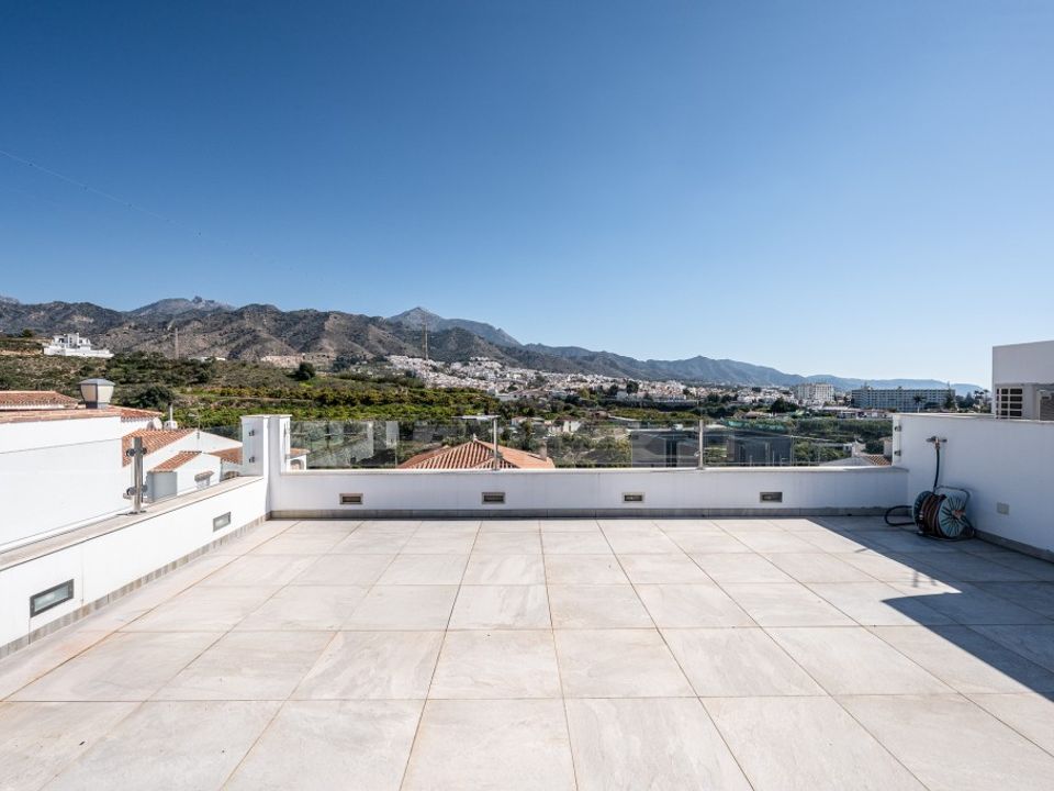 Villa in Nerja, Malaga - foto 2