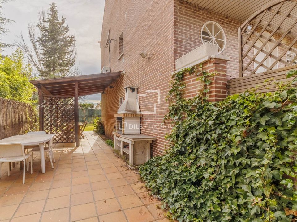 Villa i Pozuelo De Alarcon, Madrid - foto 4