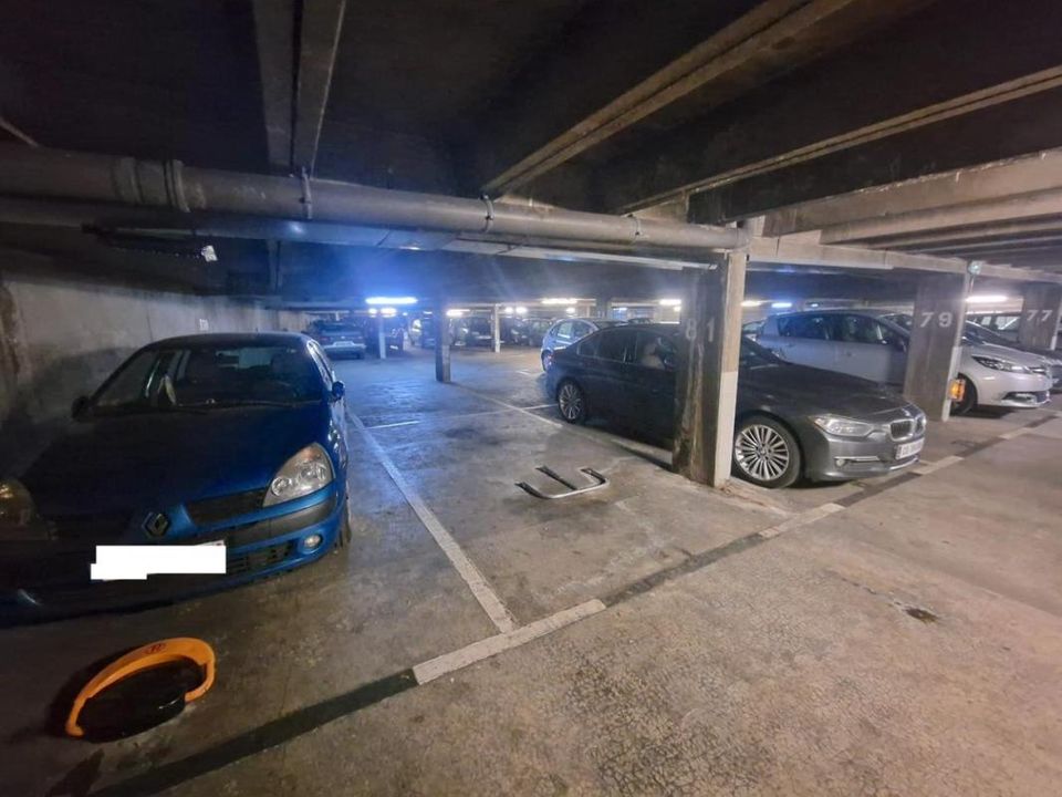 Parkeringsplads i Asnières-sur-Seine, Hauts-de-Seine - foto 1