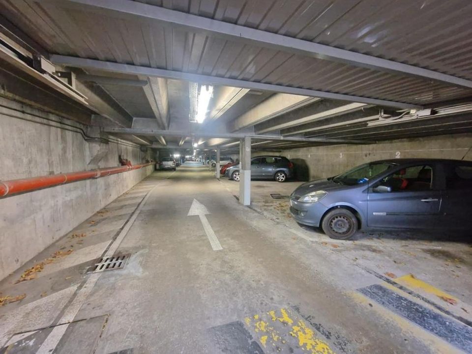 Parkeringsplads i Asnières-sur-Seine, Hauts-de-Seine - foto 2