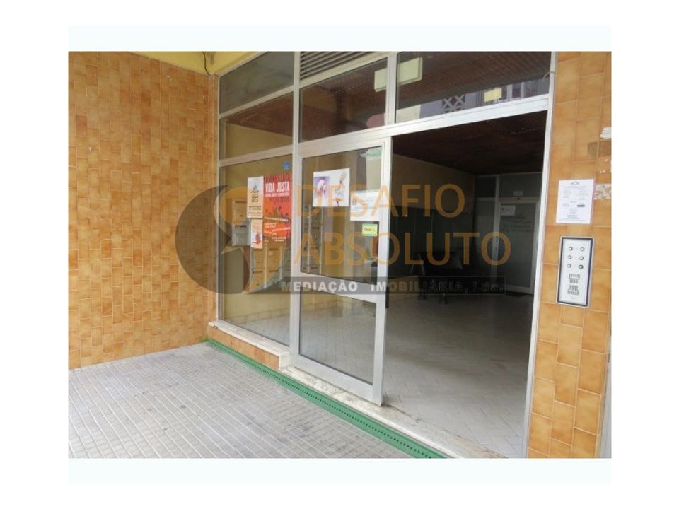 Erhvervsejendom i Barreiro, Setubal - foto 4
