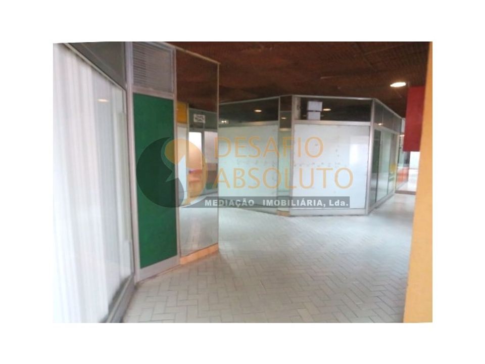 Erhvervsejendom i Barreiro, Setubal - foto 1