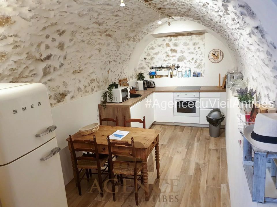Landejendom i Antibes, Alpes-Maritimes - foto 1