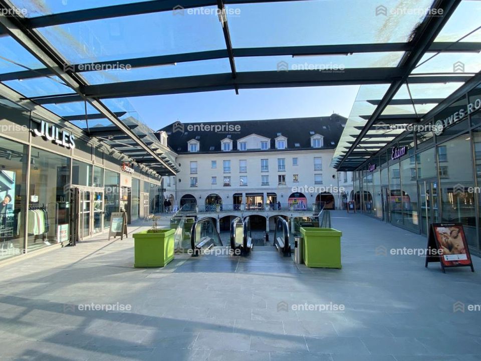 Erhvervsejendom i Compiègne, Oise - foto 3