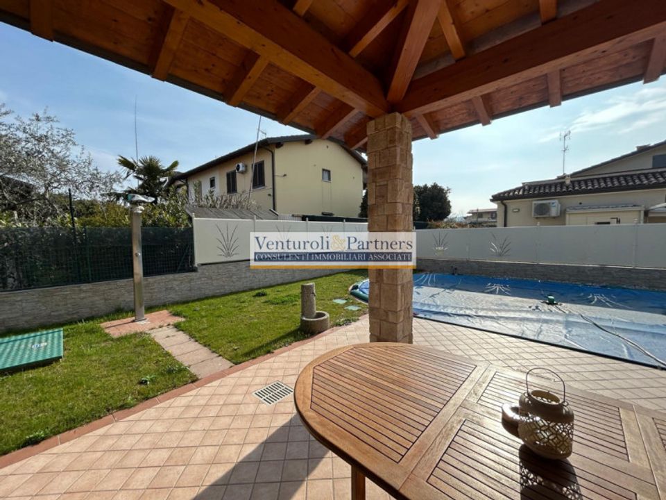 Villa i Manerba Del Garda, Brescia - bilde 1
