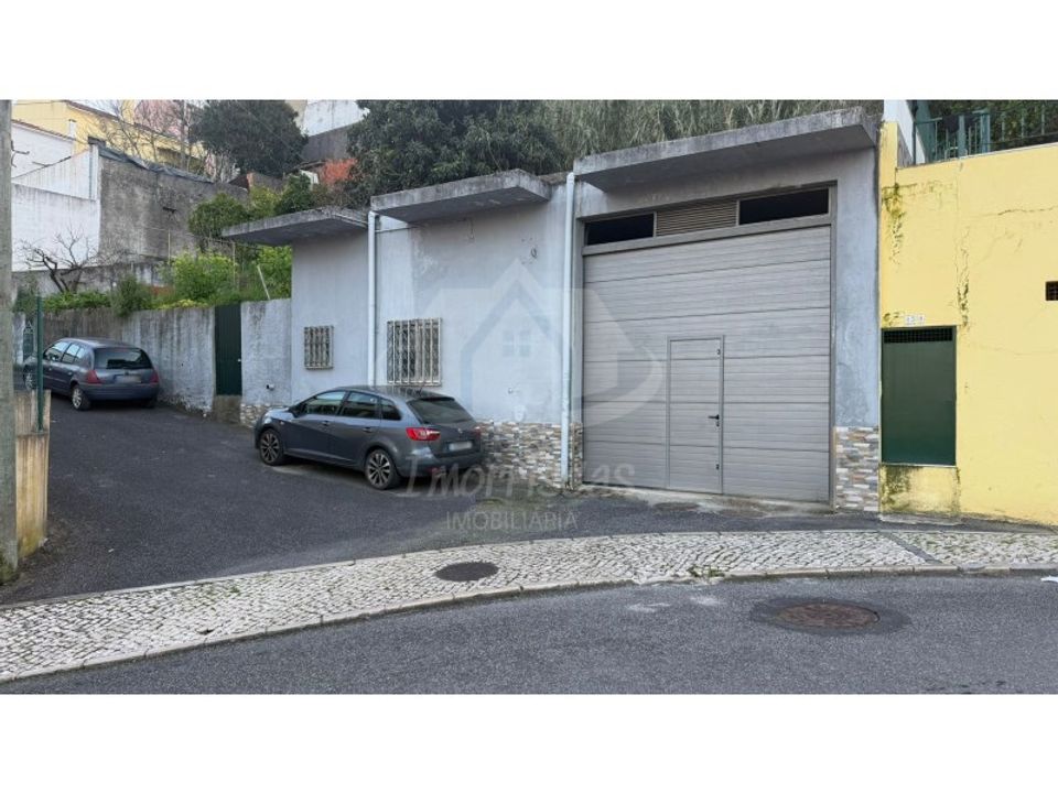 Erhvervsejendom i Camarate, Lisbon - foto 1