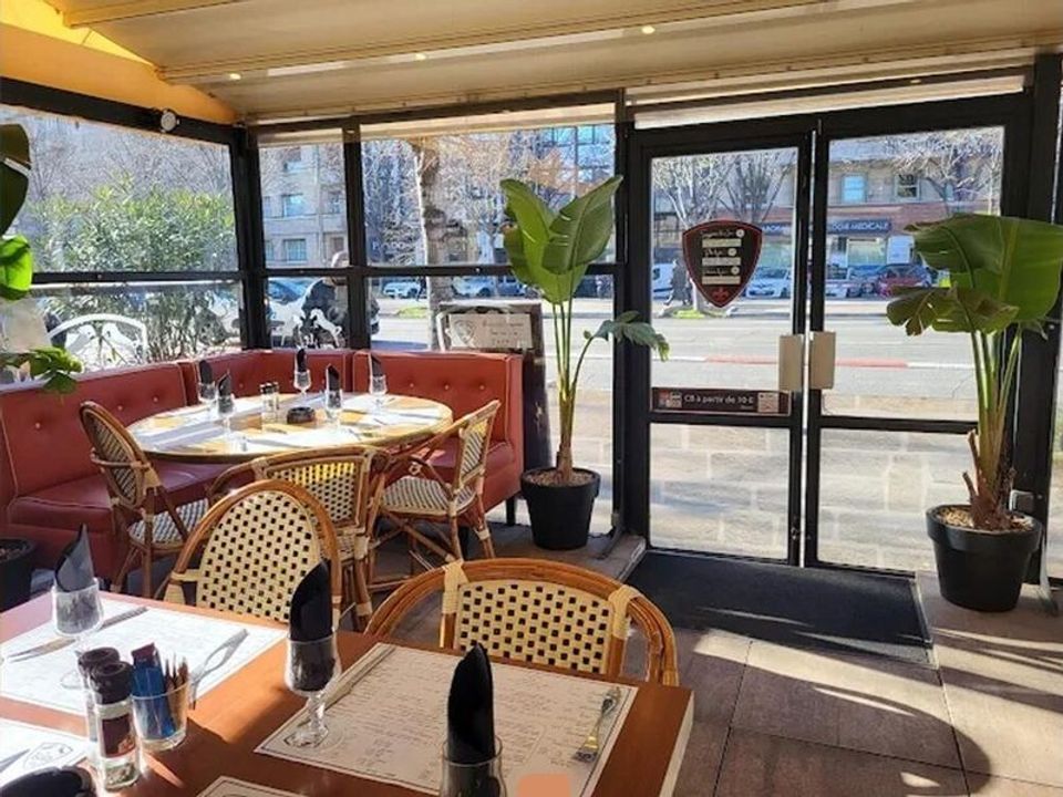 Erhvervsejendom i Marseille, Bouches-du-Rhone - foto 4