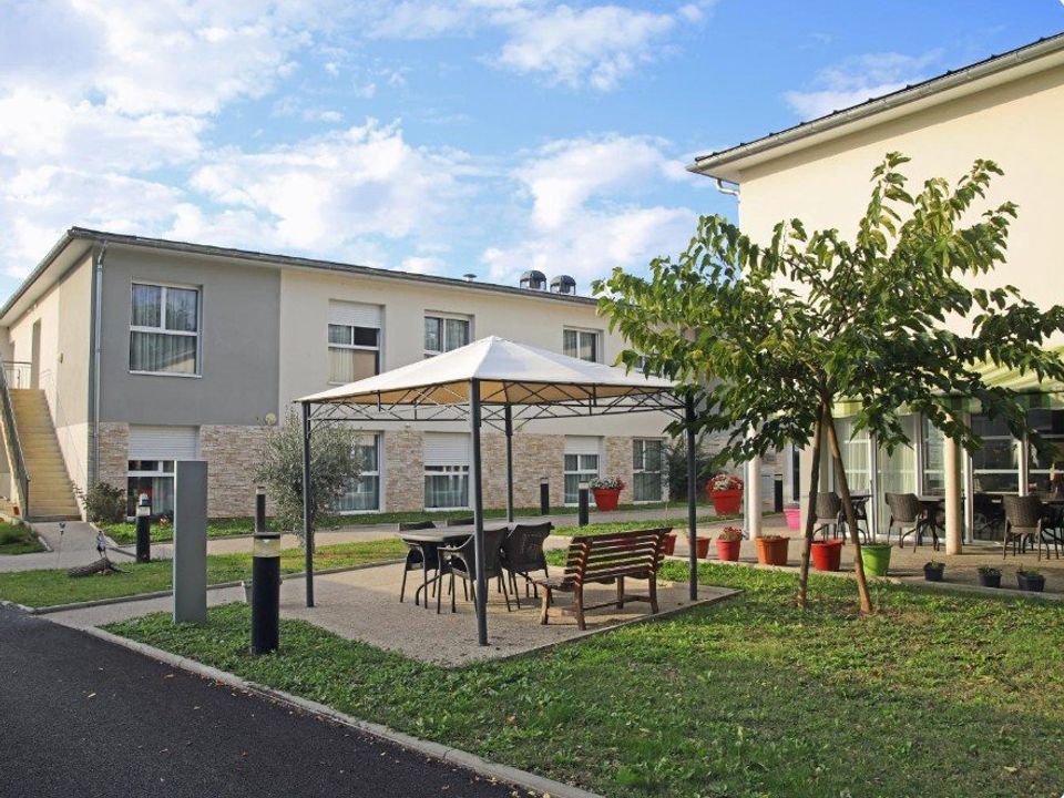 Erhvervsejendom i Villeneuve-sur-Lot, Lot-et-Garonne - foto 1