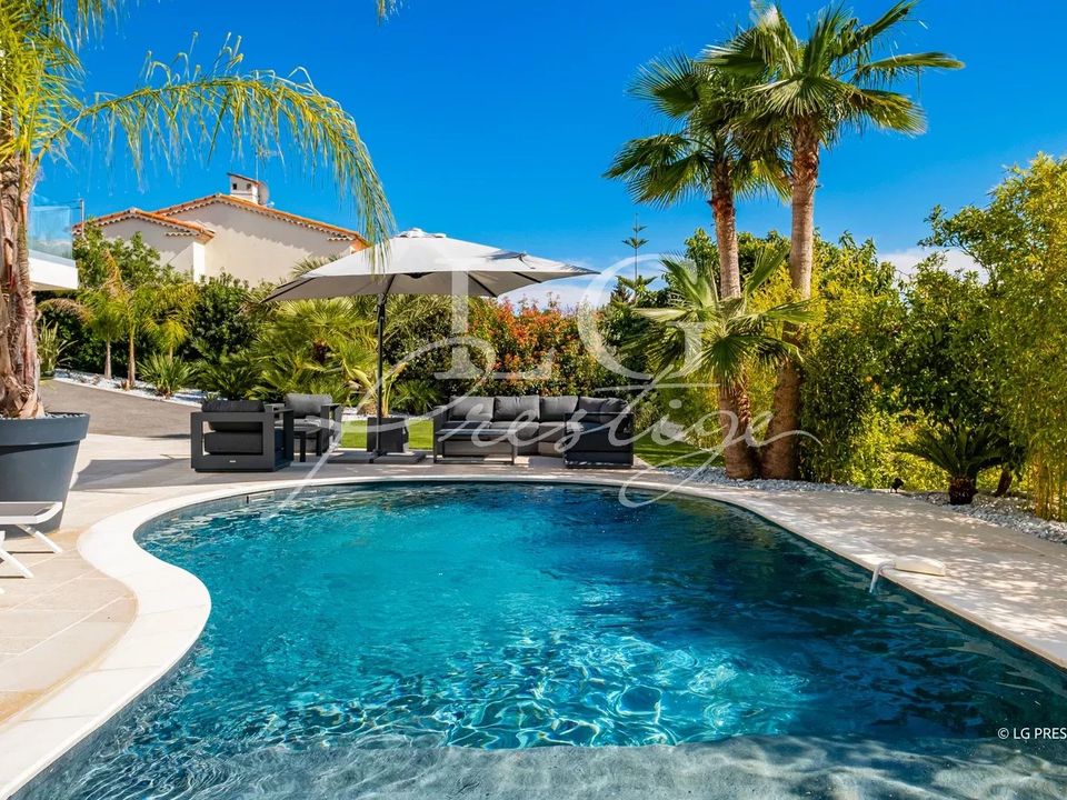 Villa i Mandelieu-la-Napoule, Alpes-Maritimes - foto 1