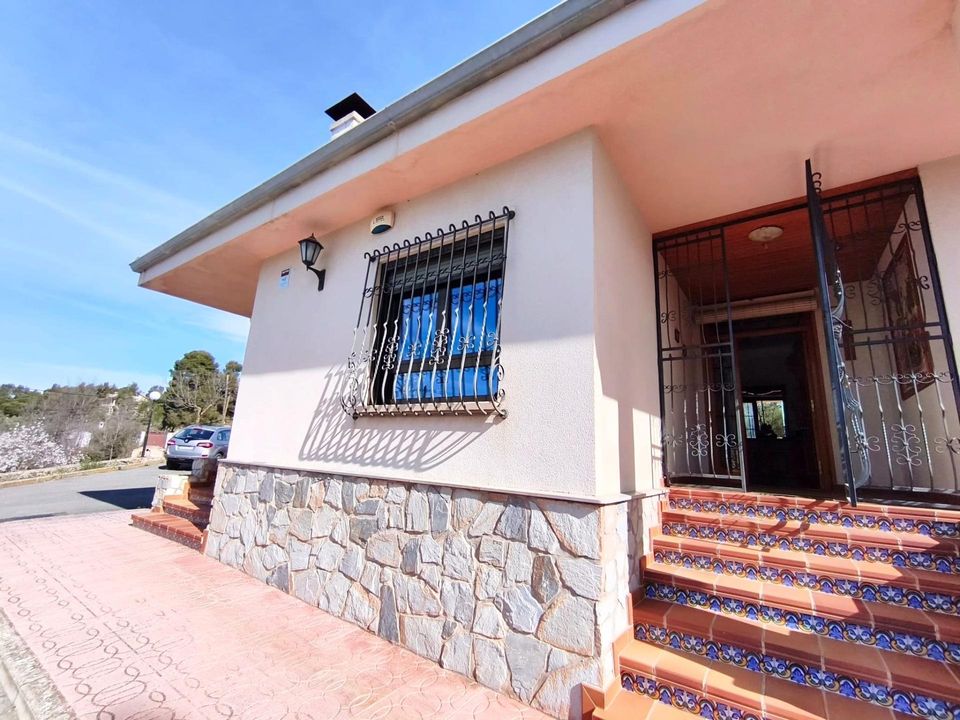 Villa i Banyeres De Mariola, Alicante - foto 1