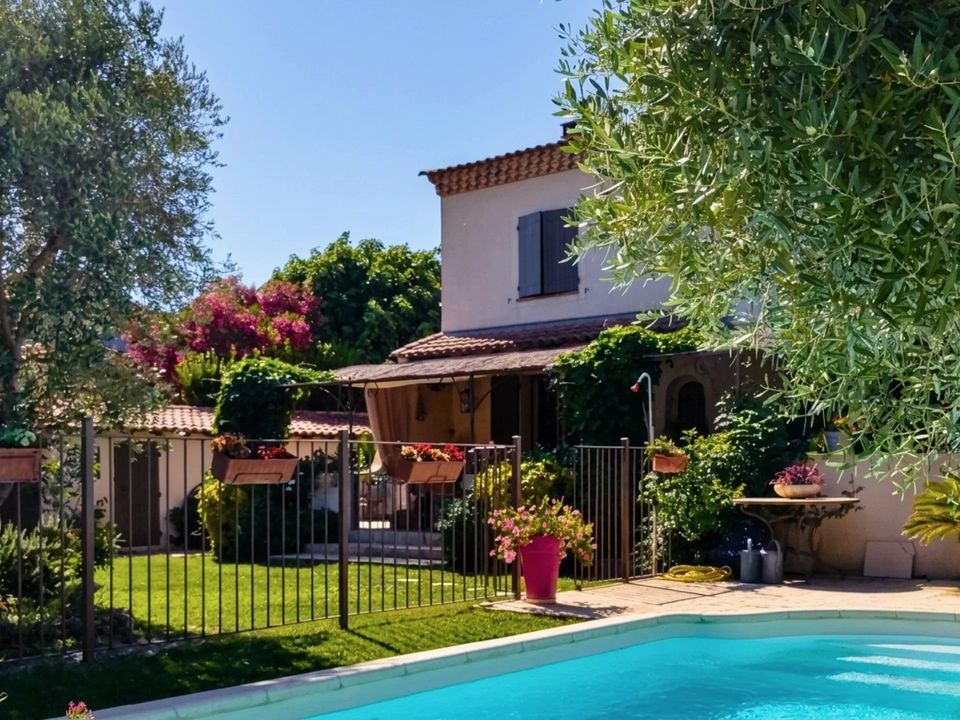 Villa i Mouriès, Bouches-du-Rhone - foto 1