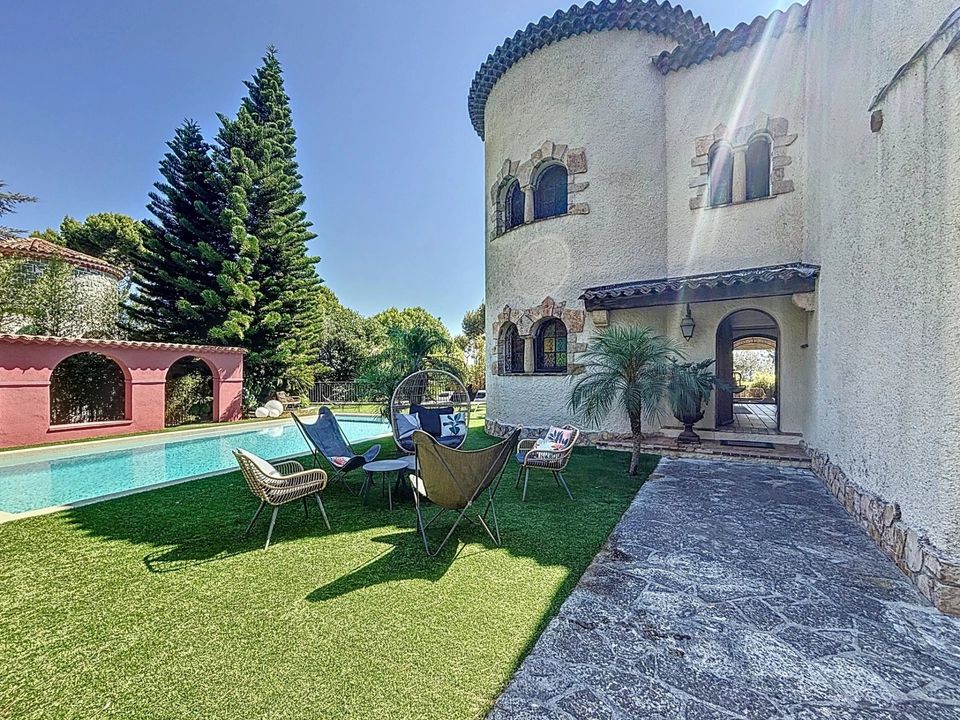 Villa i Antibes, Alpes-Maritimes - foto 1