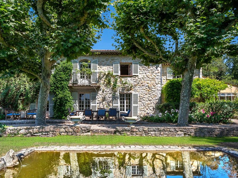 Villa i Chateauneuf-Grasse, Alpes-Maritimes - foto 1