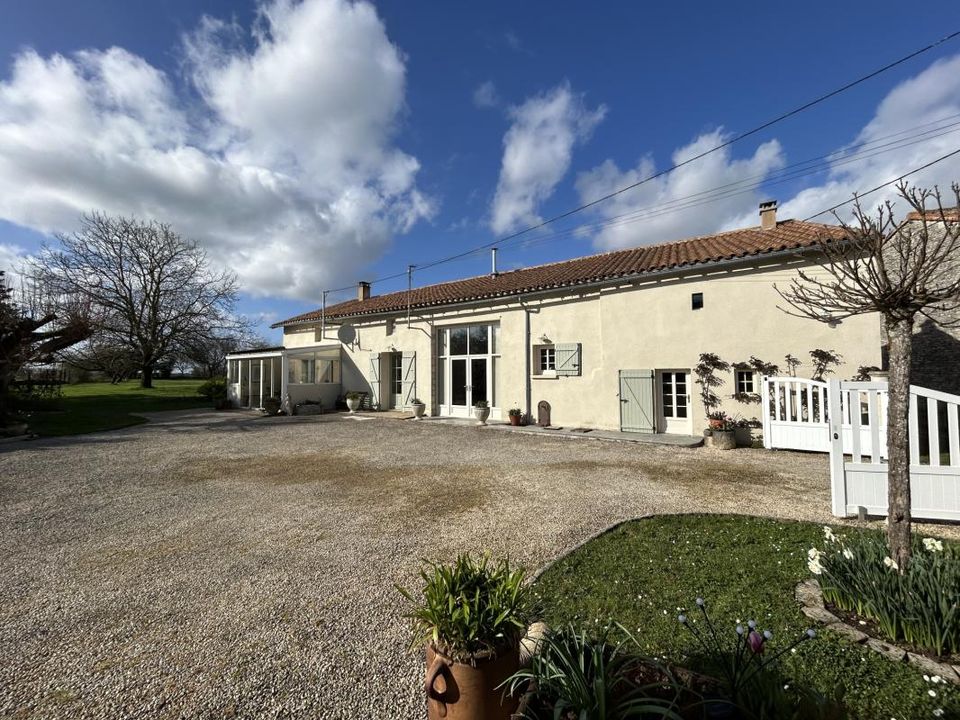 Villa i Champagne-le-Sec, Vienne - foto 1