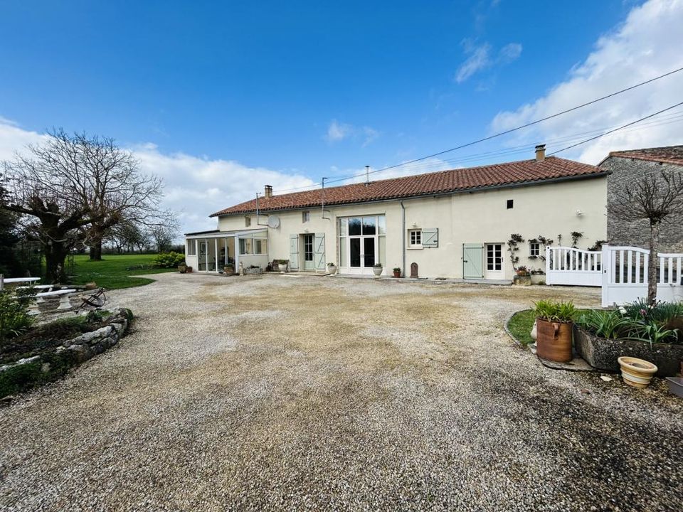 Villa i Champagne-le-Sec, Vienne - foto 2