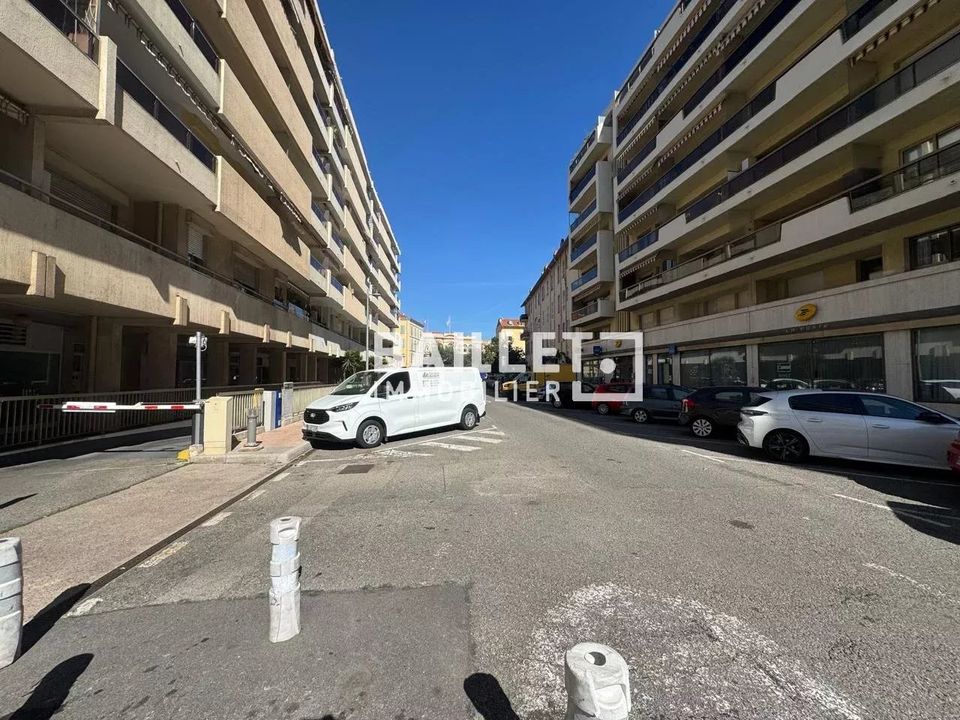 L'establiment comercial a Menton, Alpes-Maritimes - foto 3