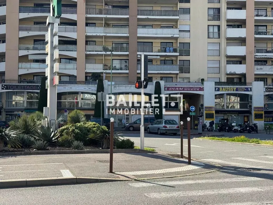 Erhvervsejendom i Le Cannet, Alpes-Maritimes - foto 2