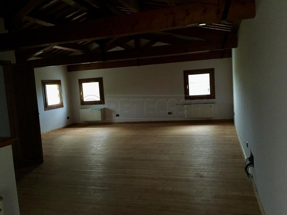 Erhvervsejendom i Mussolente, Vicenza - foto 3