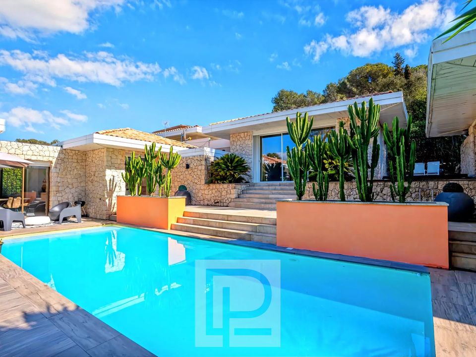 Villa i Vallauris, Alpes-Maritimes - foto 1