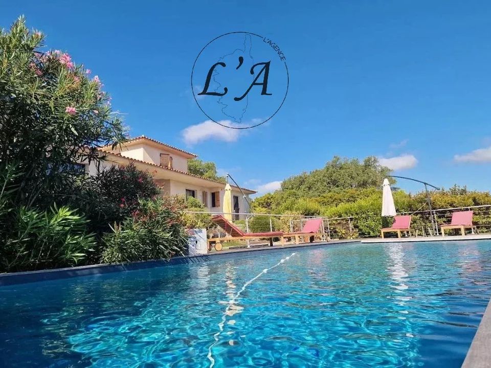 Villa i Sainte-Lucie de Porto-Vecchio, Corse-du-Sud - foto 1