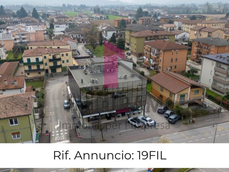 Erhvervsejendom i Torri di Quartesolo, Vicenza - foto 1