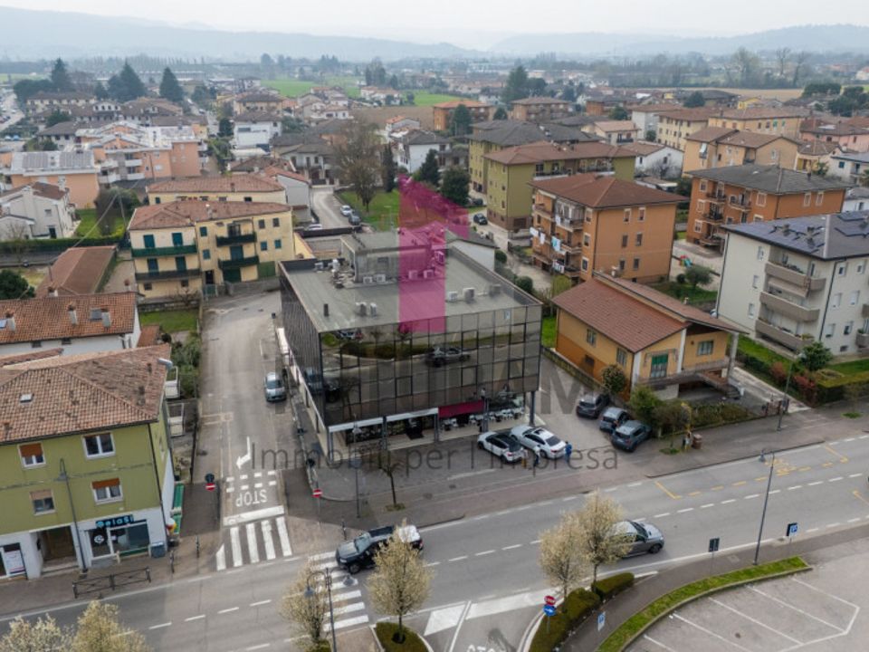 Erhvervsejendom i Torri di Quartesolo, Vicenza - foto 2